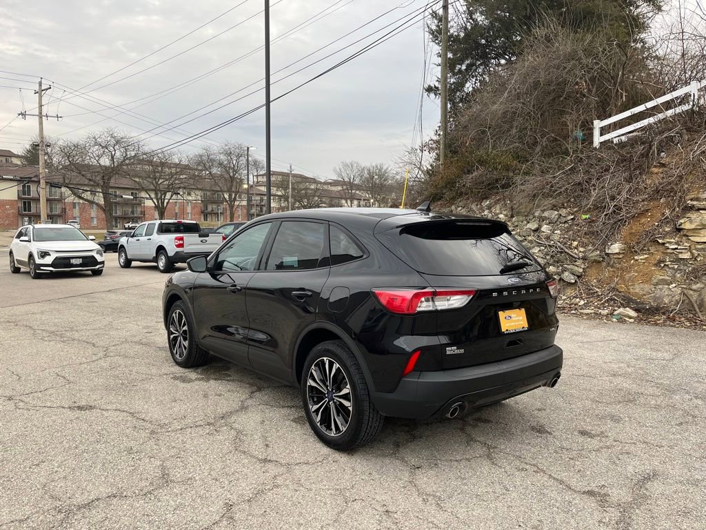 Certified 2022 Ford Escape SE w/ SE Sport Appearance Package image 5