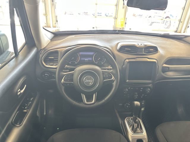 Used 2022 Jeep Renegade Latitude w/ Convenience Group AWD/4WD image 2