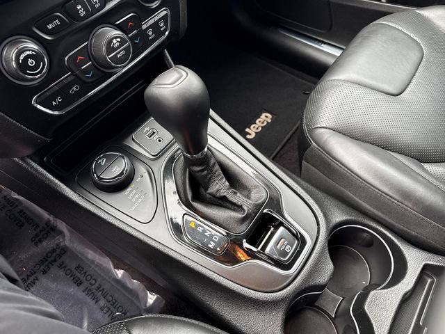 Used 2019 Jeep Cherokee Limited w/ Technology Group image 28