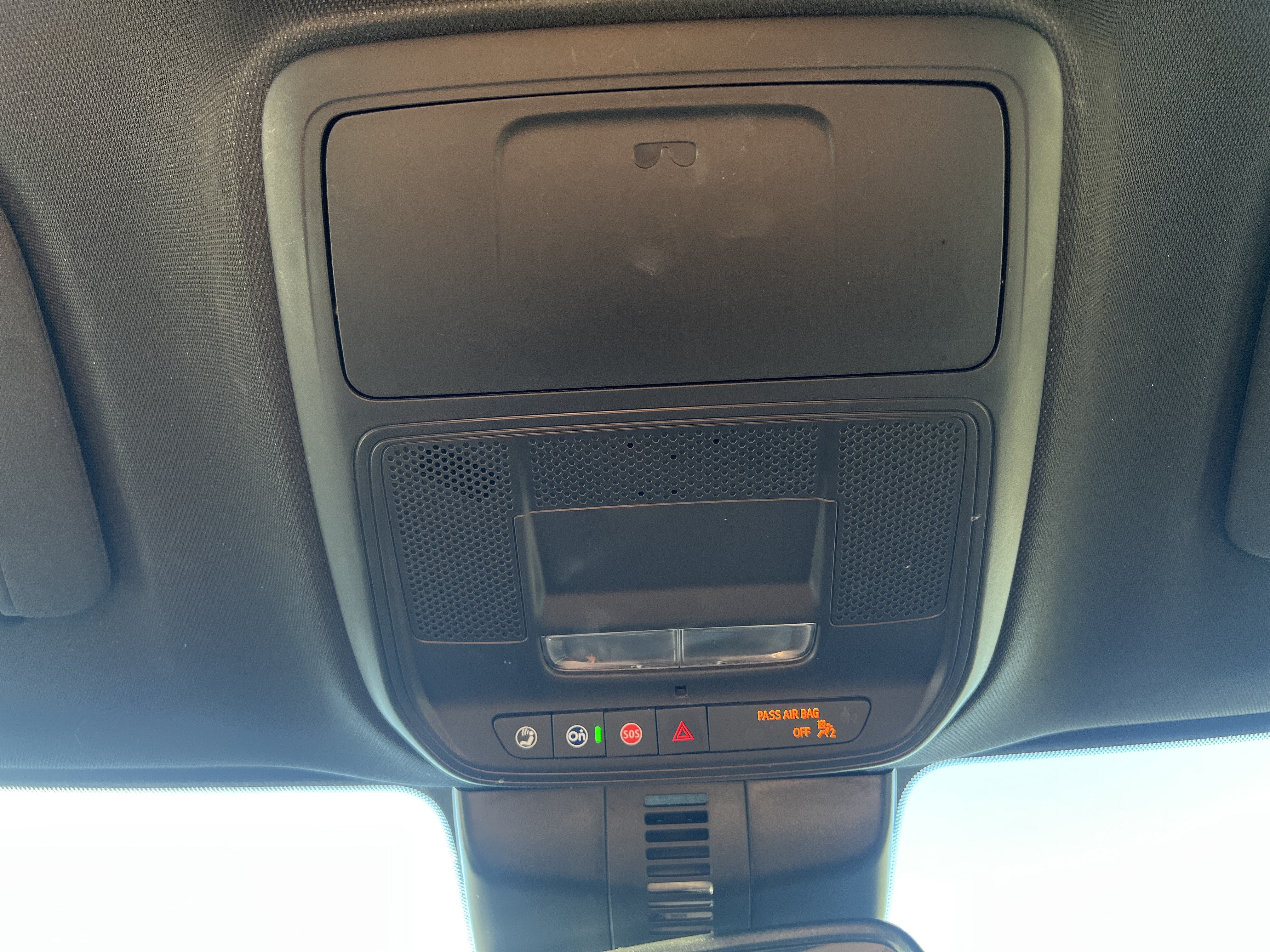Used 2025 Buick Enclave Preferred AWD/4WD image 40