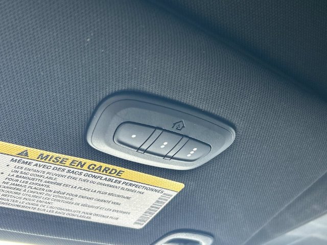 Used 2025 Chrysler Pacifica Select FWD image 25
