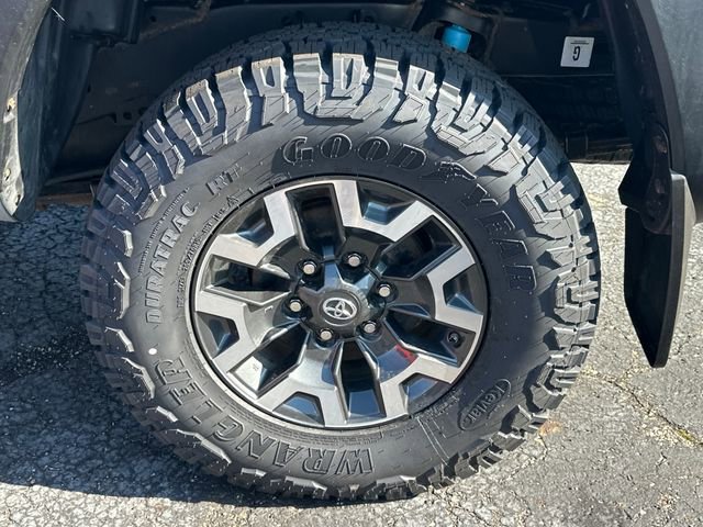 Used 2020 Toyota Tacoma TRD Off-Road AWD/4WD image 25