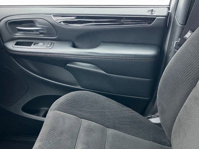 Used 2020 Dodge Grand Caravan SE image 11