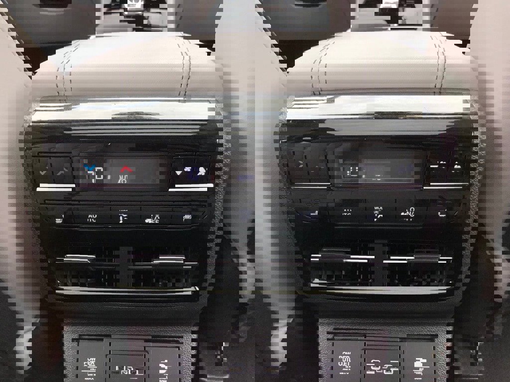 Used 2023 Acura MDX SH-AWD w/ Advance Package image 37