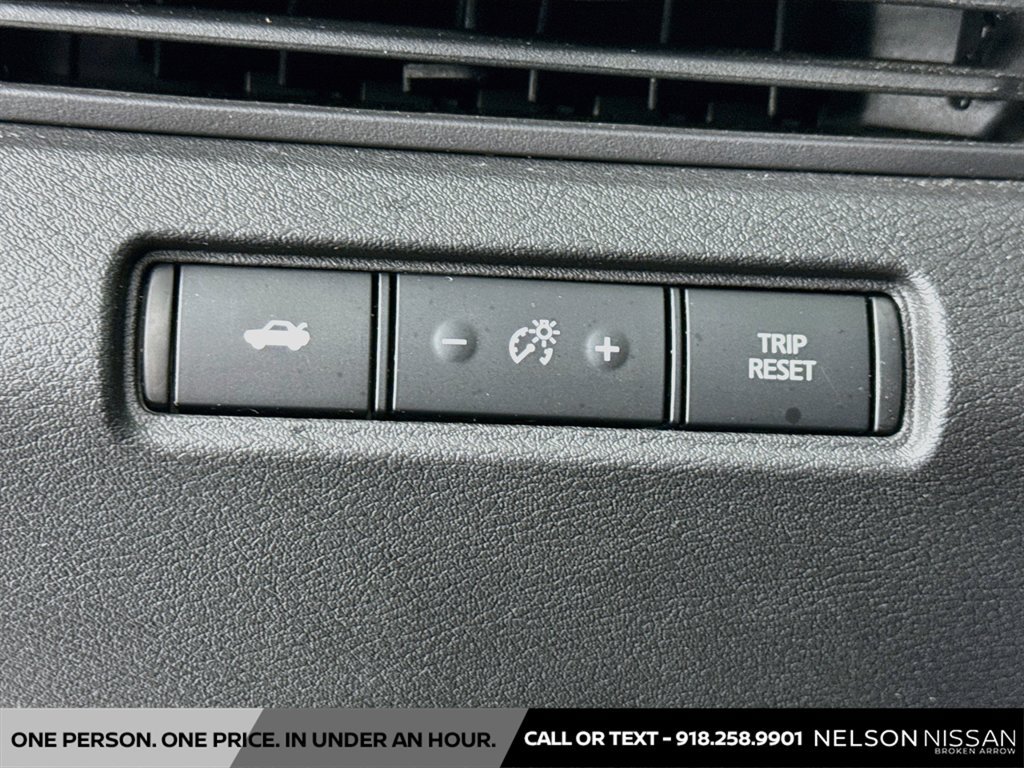 Certified 2025 Nissan Altima 2.5 SV FWD image 10