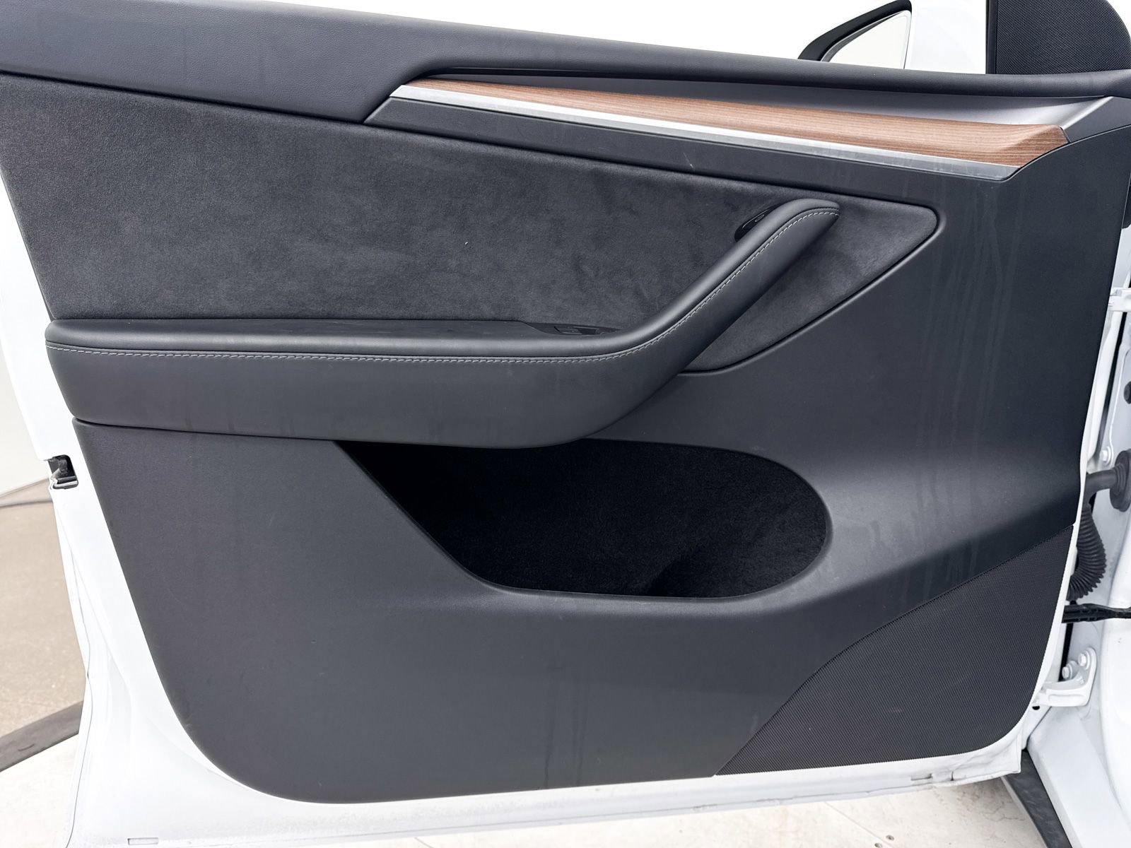 Used 2024 Tesla Model Y Long Range image 30