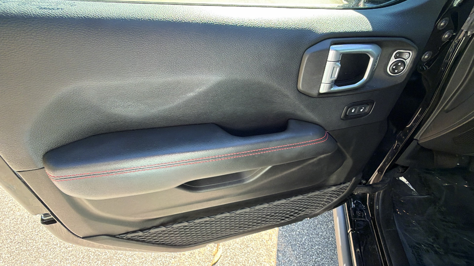 Used 2019 Jeep Wrangler Unlimited Rubicon AWD/4WD image 14