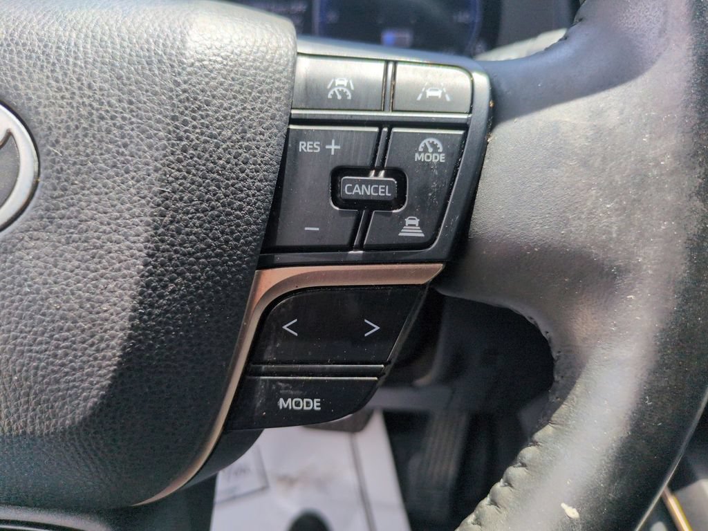 Used 2023 Toyota Crown AWD/4WD image 18