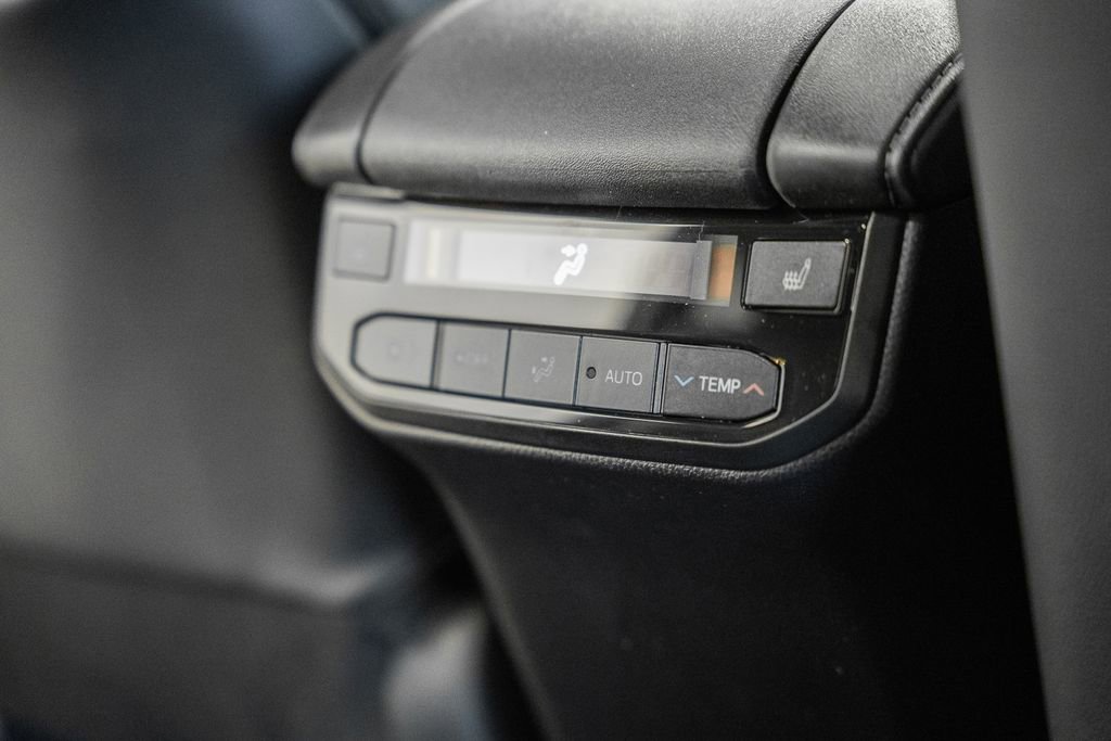 New 2026 Toyota Highlander Platinum image 36