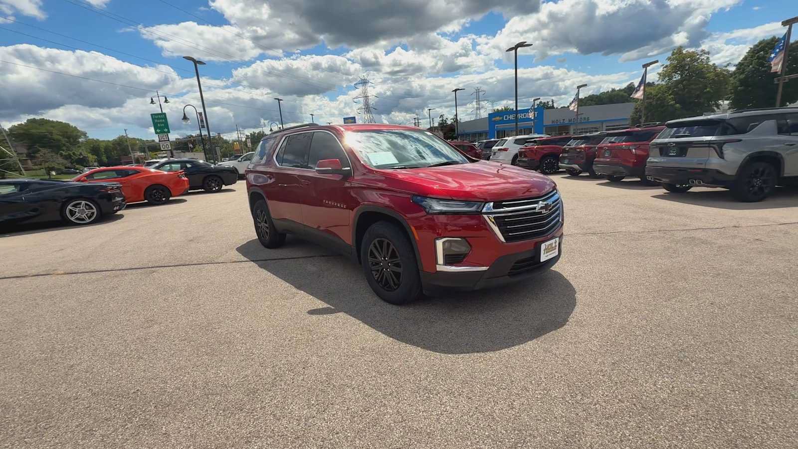 Certified 2023 Chevrolet Traverse LT FWD image 2