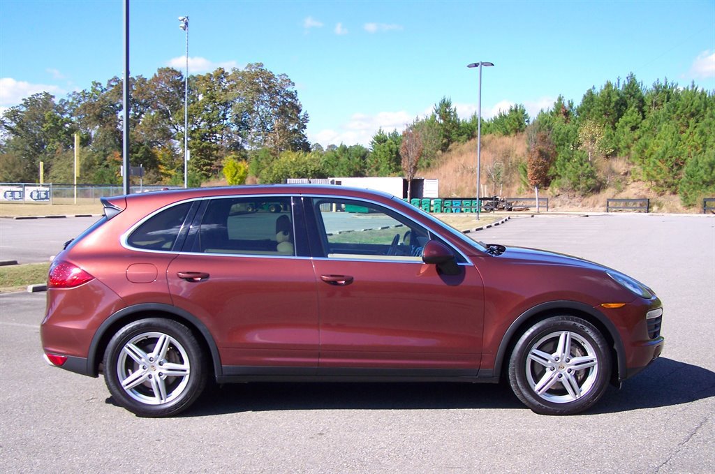 Used 2012 Porsche Cayenne S image 5
