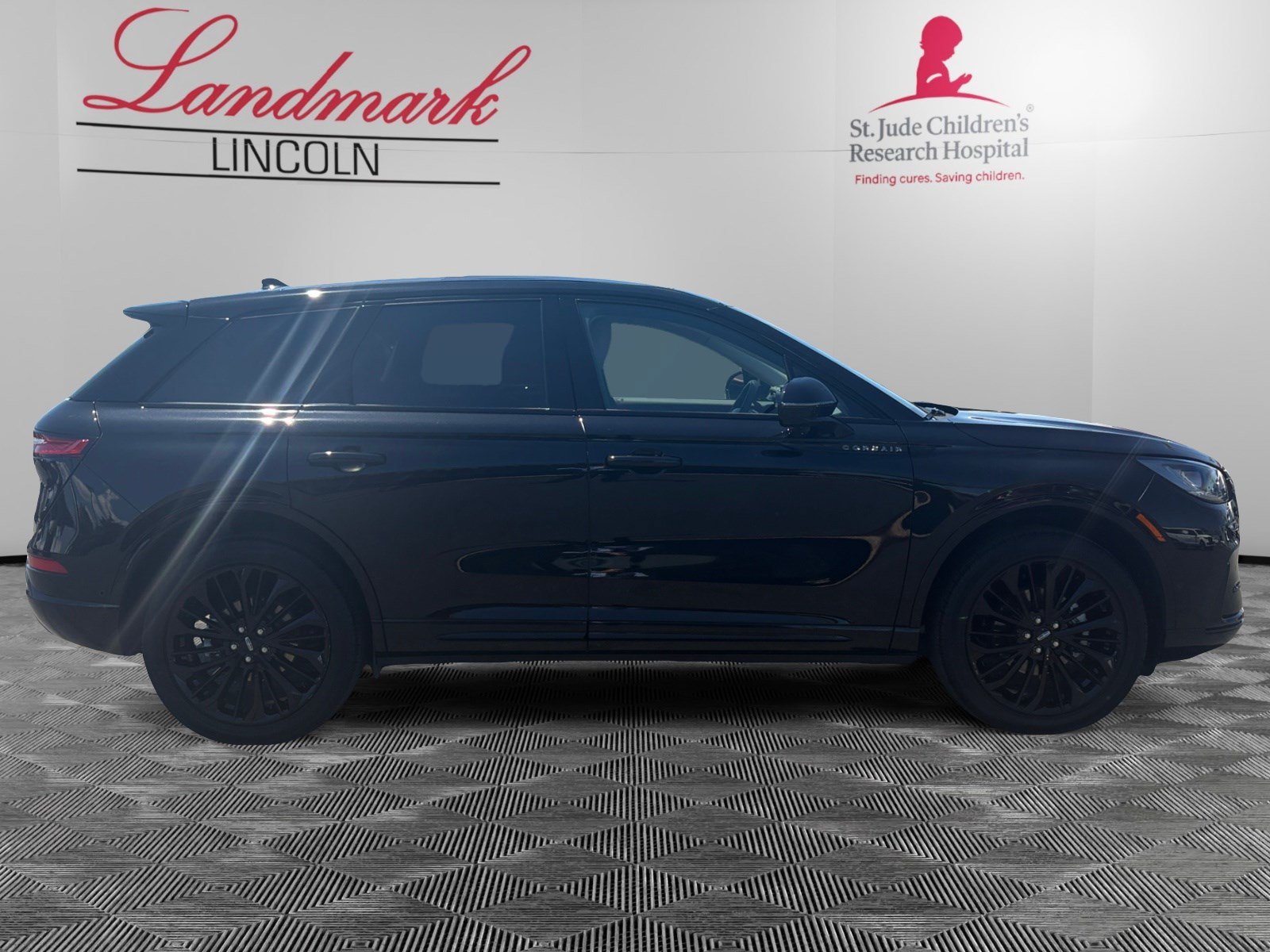 Certified 2024 Lincoln Corsair AWD w/ Equipment Group 102A image 6