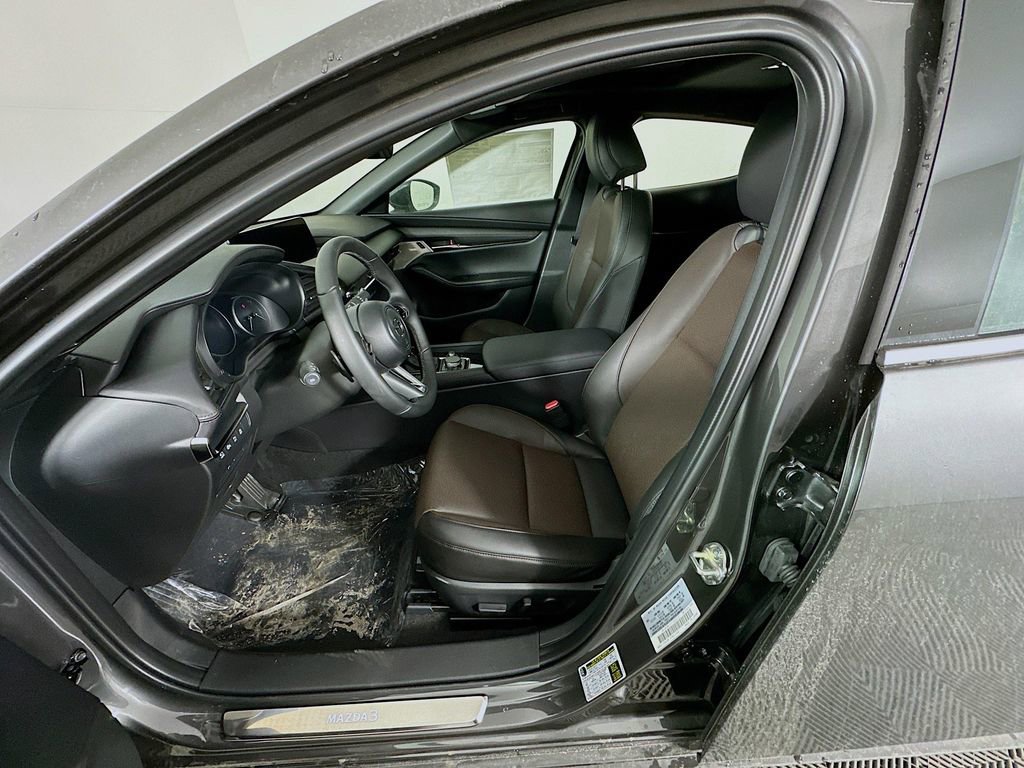 New 2026 MAZDA MAZDA3 Hatchback w/Premium Plus Pkg image 28