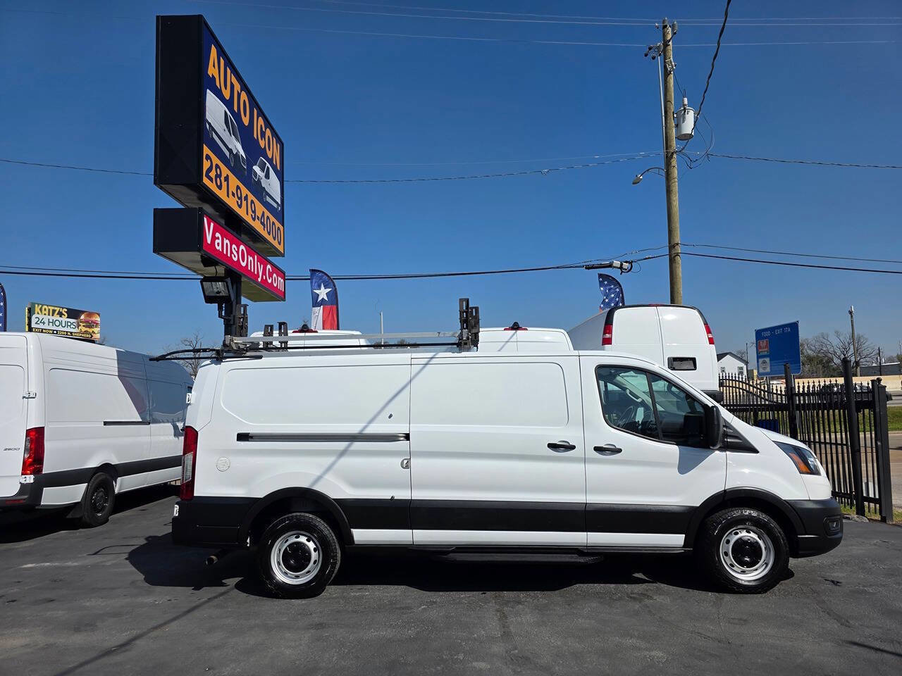 Used 2023 Ford Transit 250 Low Roof image 3