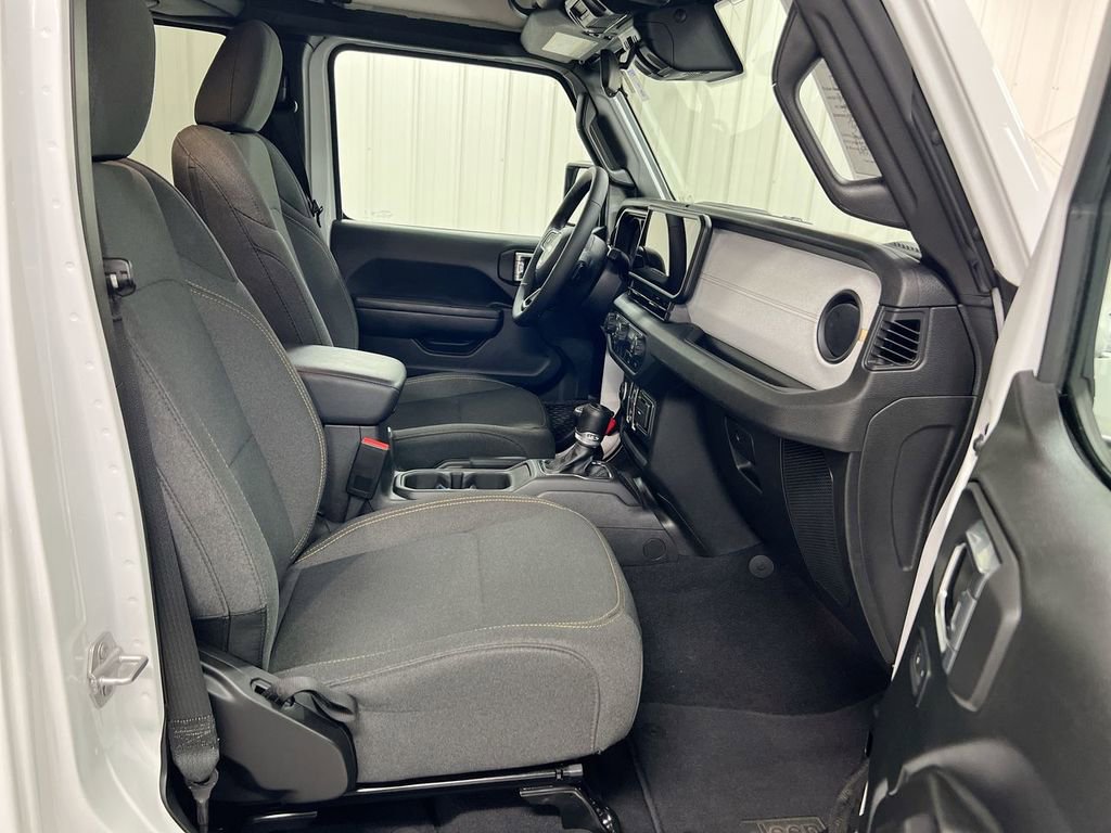 Used 2025 Jeep Wrangler Sport S image 21