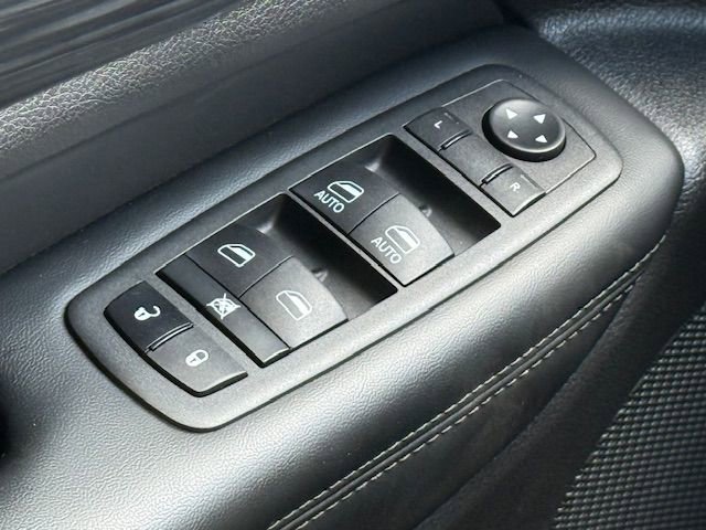 Used 2022 Jeep Grand Cherokee Laredo X image 31