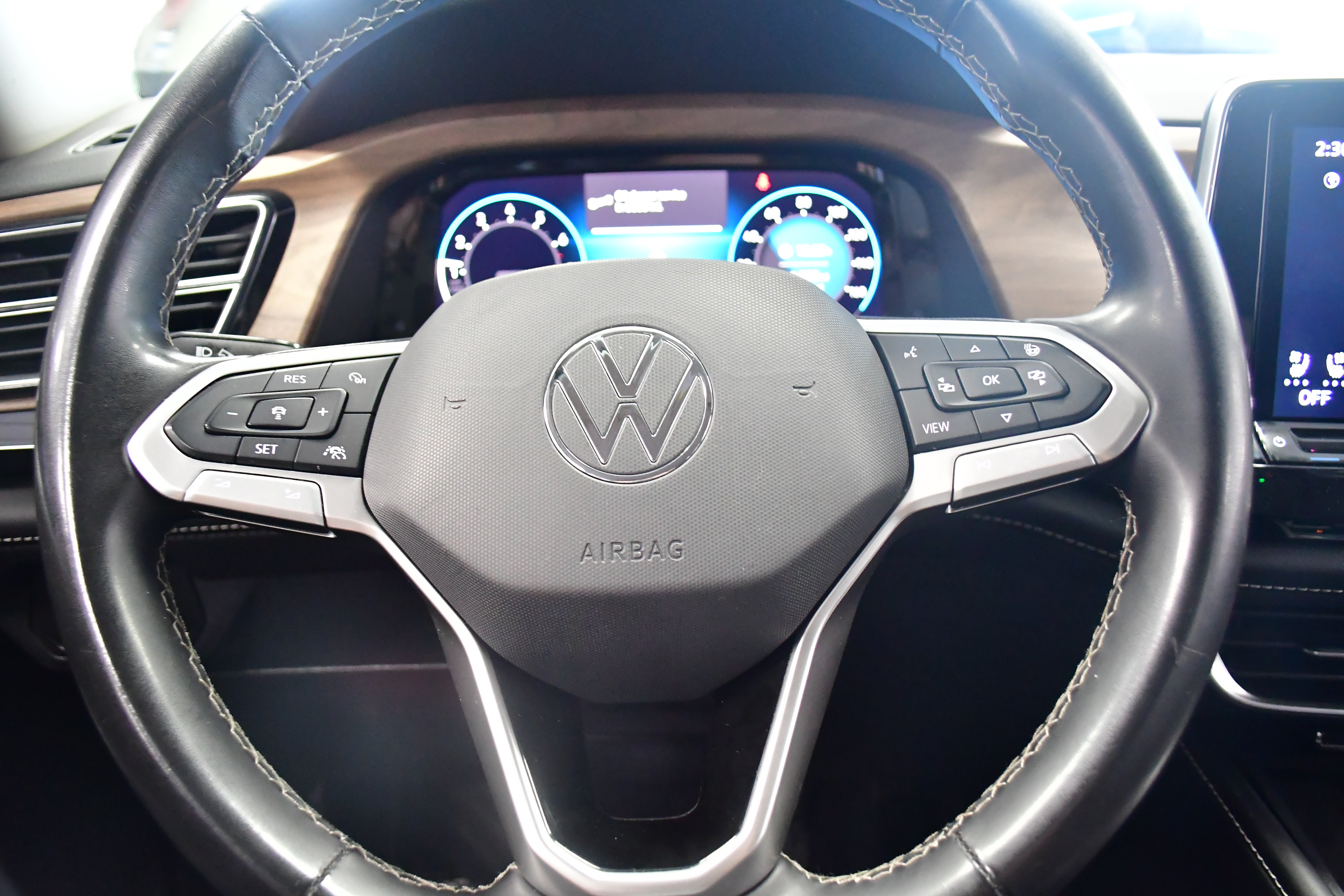 Used 2024 Volkswagen Atlas SE AWD/4WD image 21