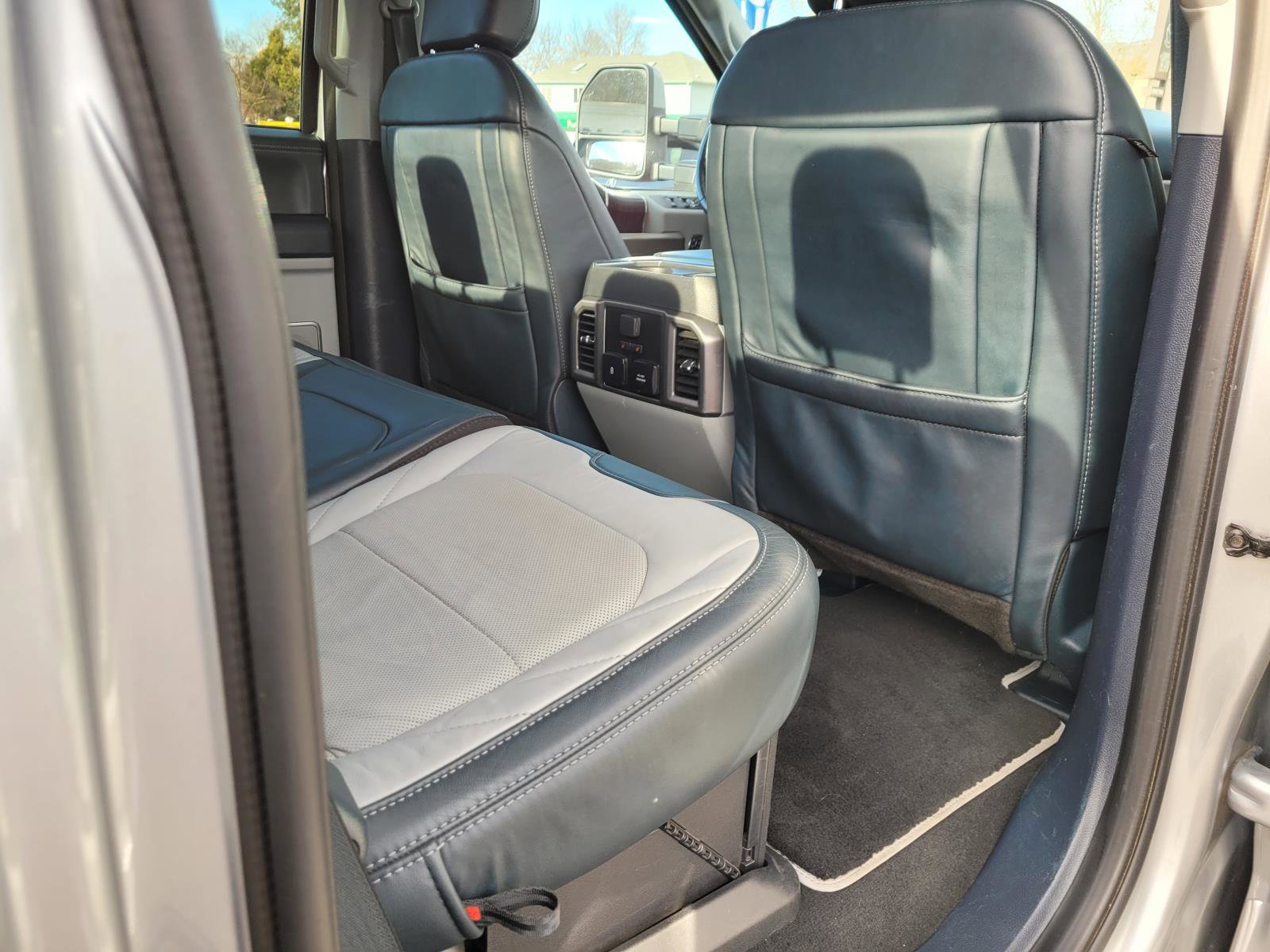 Used 2022 Ford F250 Limited image 18