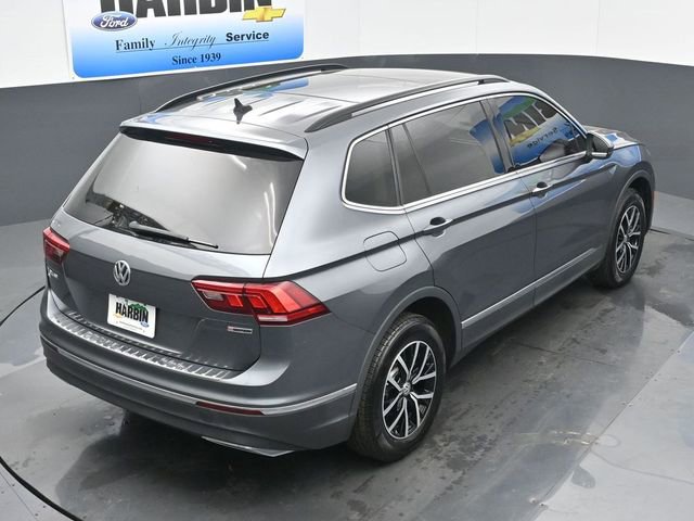 Used 2021 Volkswagen Tiguan SE w/ Panoramic Sunroof Package image 26