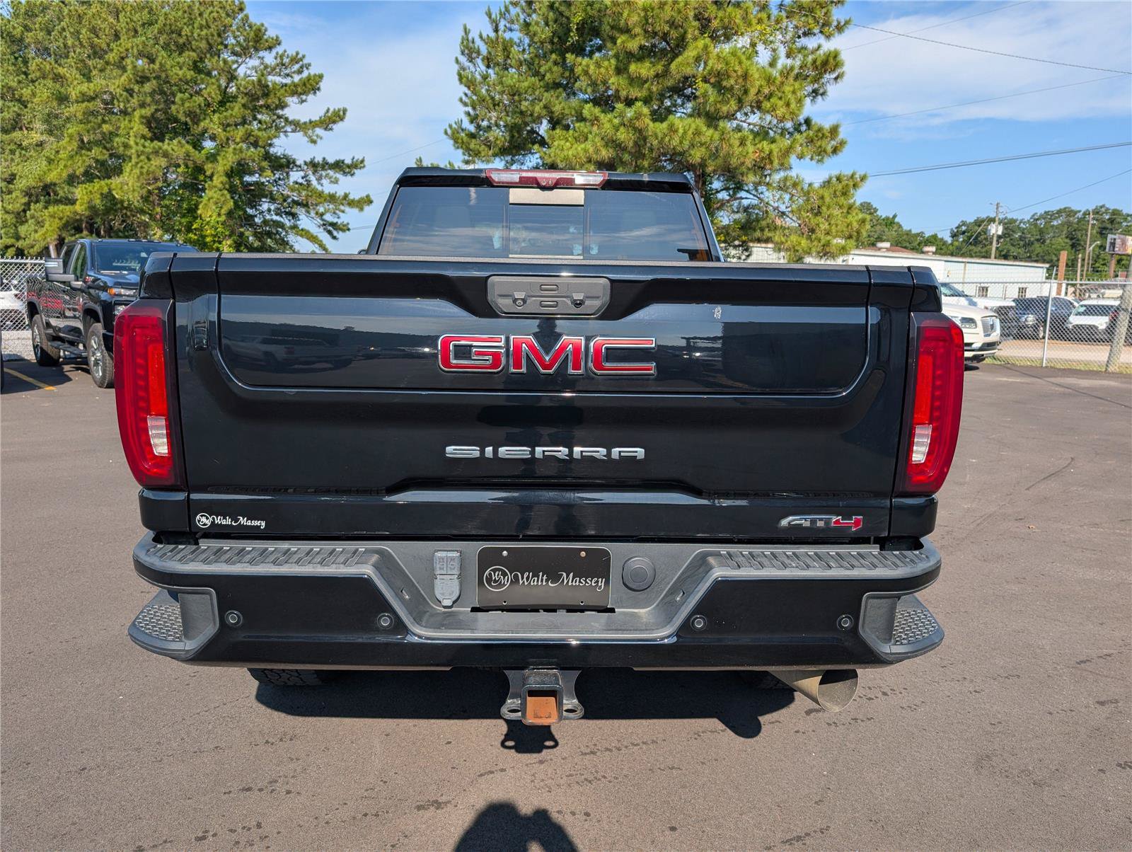 Used 2021 GMC Sierra 2500 AT4 w/ AT4 Premium Plus Package AWD/4WD image 4