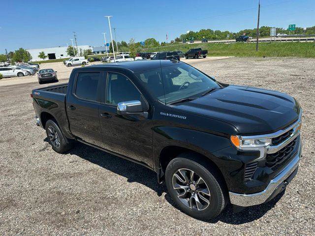 Used 2024 Chevrolet Silverado 1500 LT AWD/4WD image 20