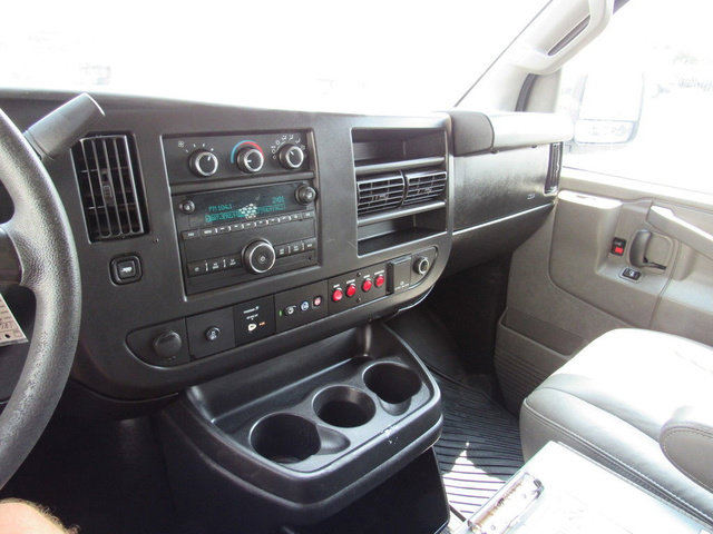 Used 2016 Chevrolet Express 2500 RWD image 31