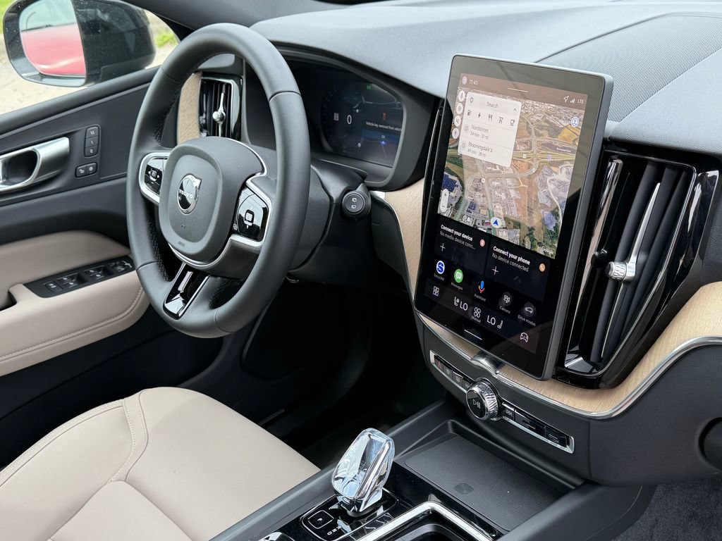 New 2026 Volvo XC60 T8 Plus w/ Protection Package Premier AWD/4WD image 7