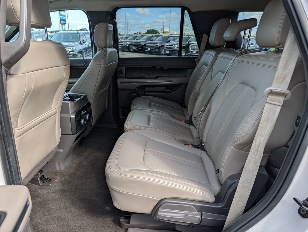 Used 2018 Ford Expedition Limited w/ Driver Assistance Package AWD/4WD image 17