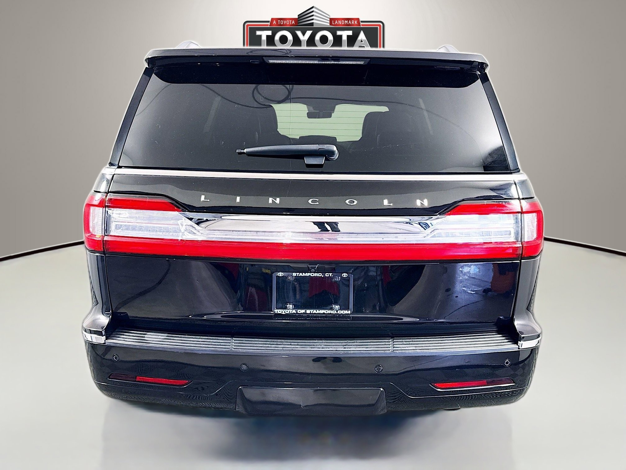 Used 2019 Lincoln Navigator Reserve AWD/4WD image 6