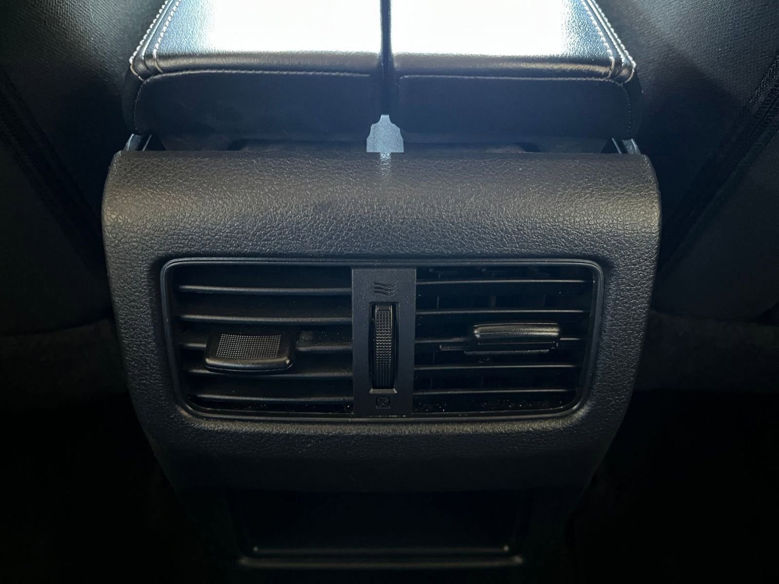 Used 2023 Nissan Rogue S image 23