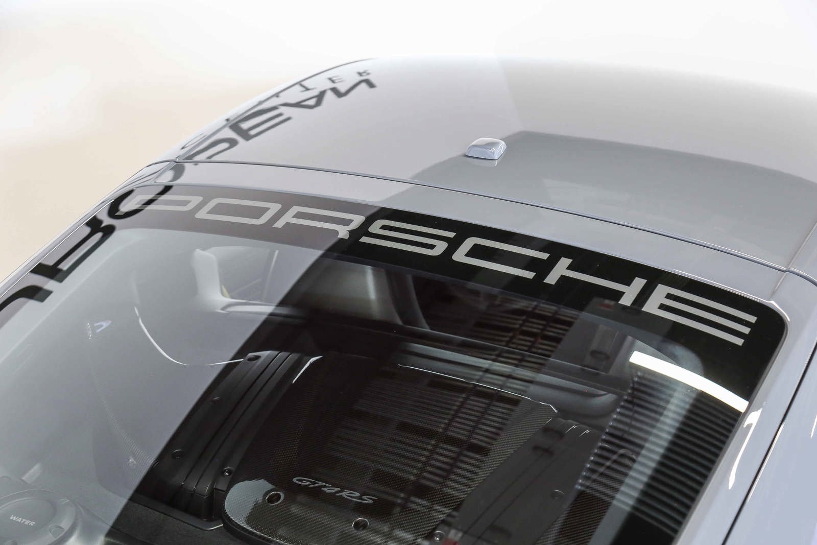 Used 2025 Porsche 718 Cayman GT4 RS w/ Weissach Package RWD image 34