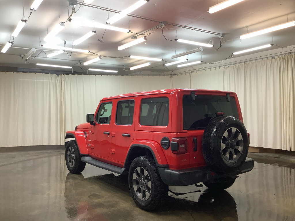 Used 2018 Jeep Wrangler Unlimited Sahara AWD/4WD image 9
