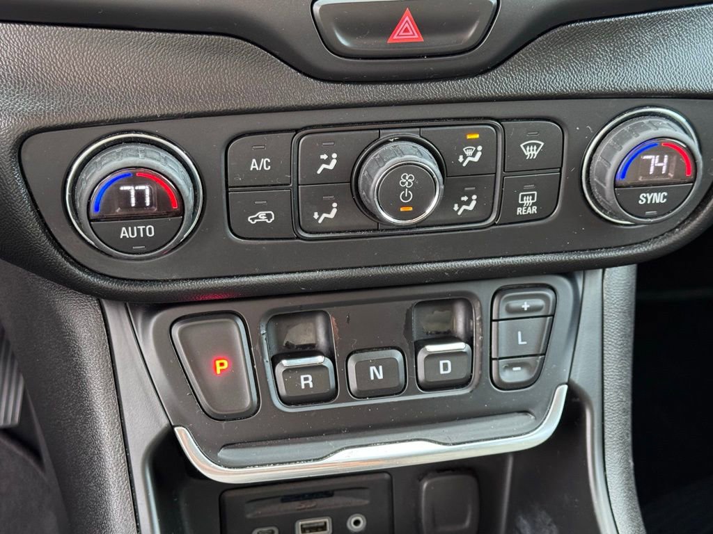 Used 2018 GMC Terrain SLT w/ Preferred Package image 18