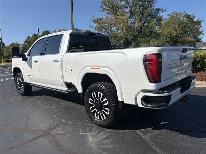 Used 2024 GMC Sierra 2500 Denali Ultimate AWD/4WD image 3