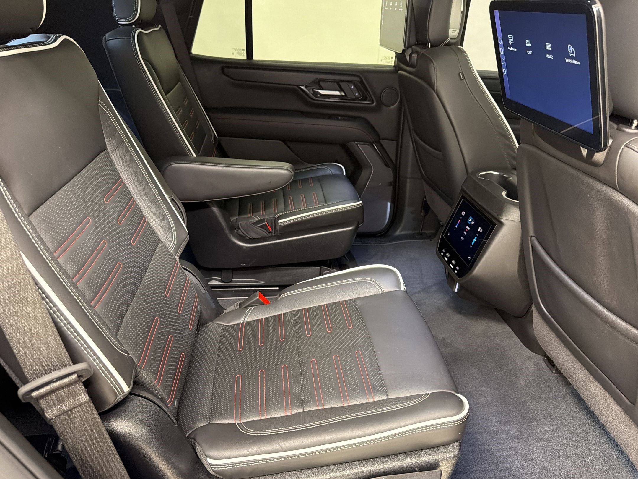 Used 2026 GMC Yukon AT4 Ultimate AWD/4WD image 32