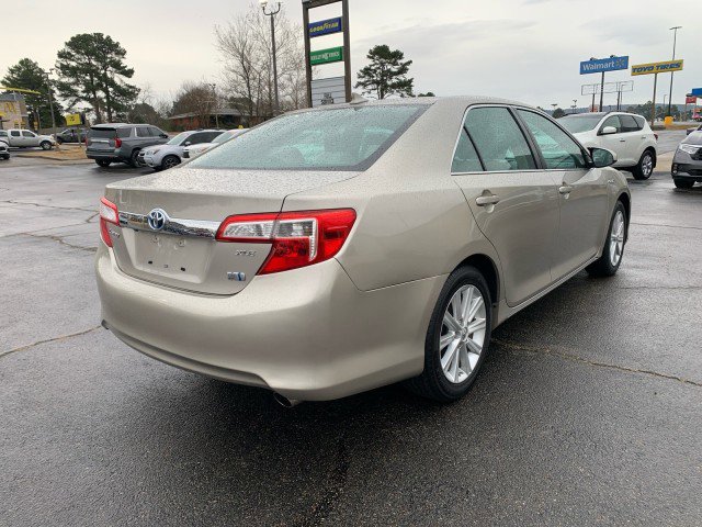 Used 2013 Toyota Camry XLE w/ Leather Pkg FWD image 3
