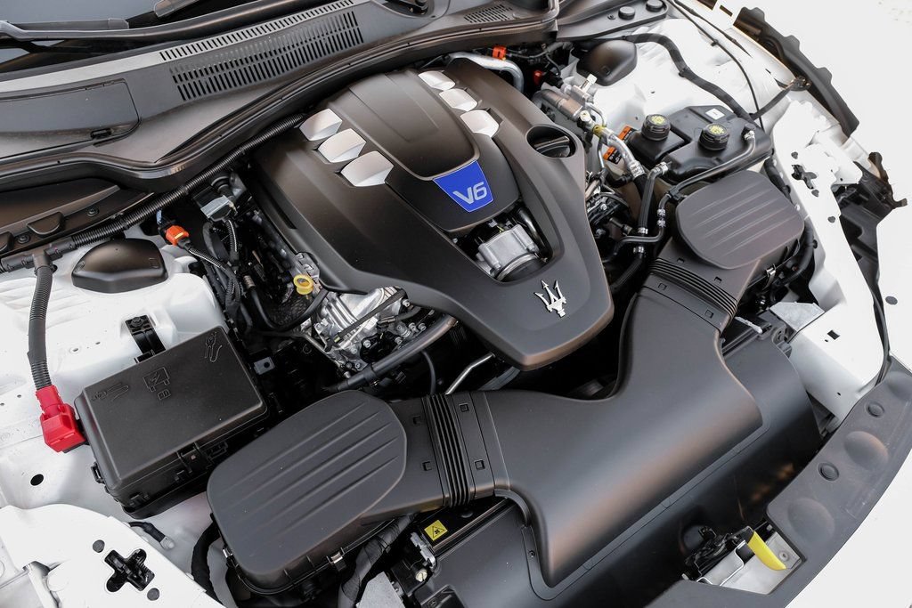 Used 2023 Maserati Ghibli Modena RWD image 47