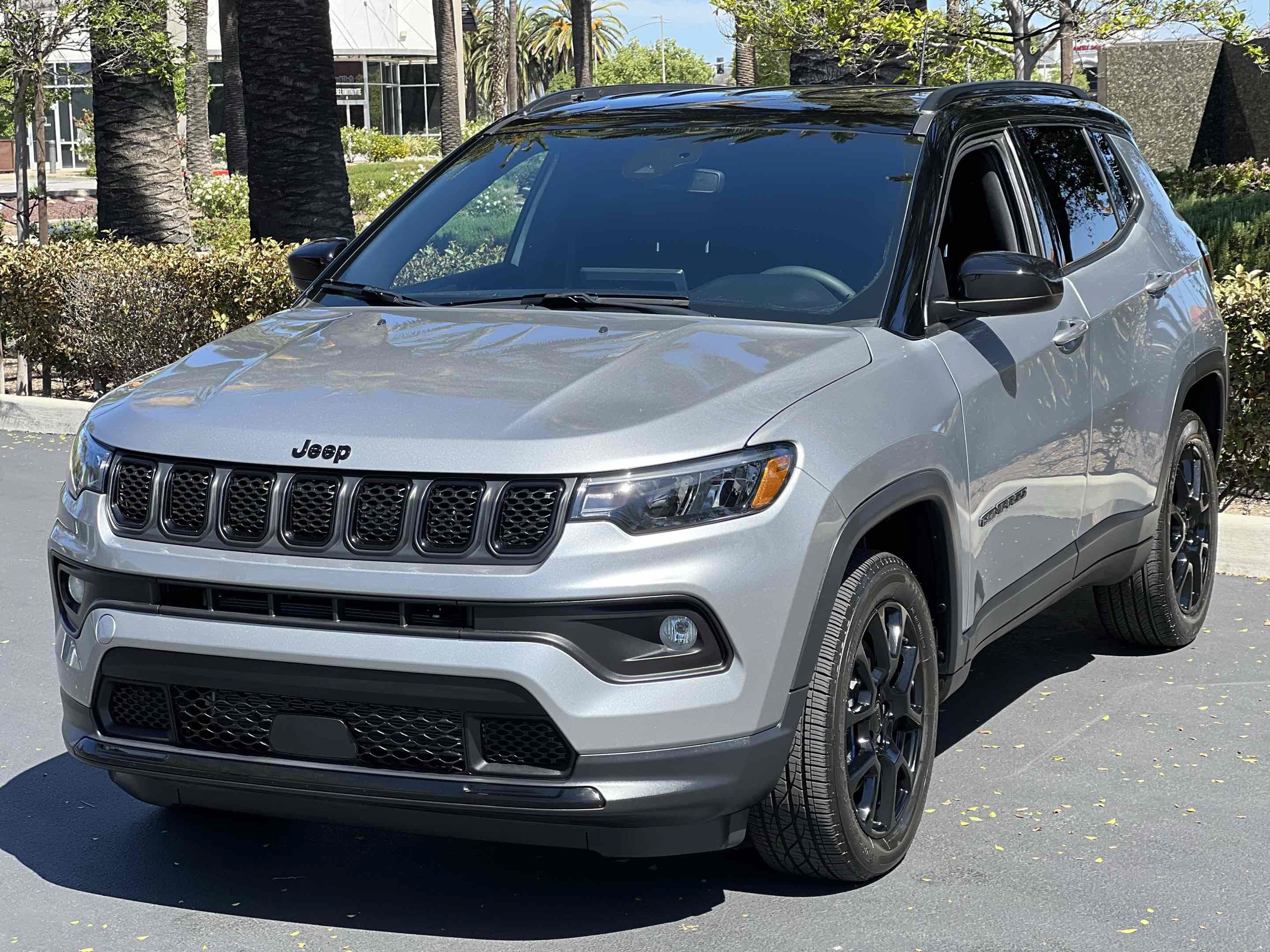 Used 2023 Jeep Compass Latitude AWD/4WD image 19