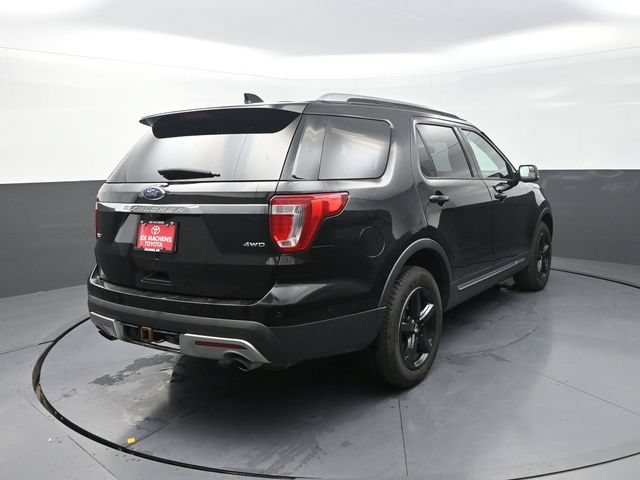 Used 2017 Ford Explorer XLT AWD/4WD image 8