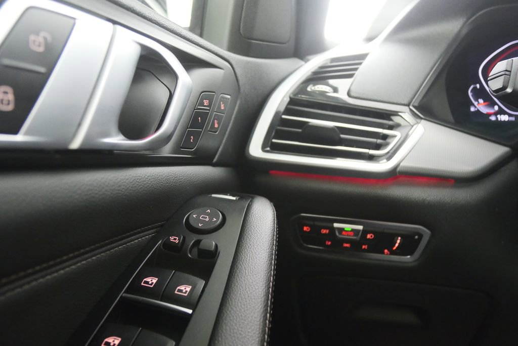 Used 2019 BMW X5 xDrive40i w/ Luxury Seating Package image 18