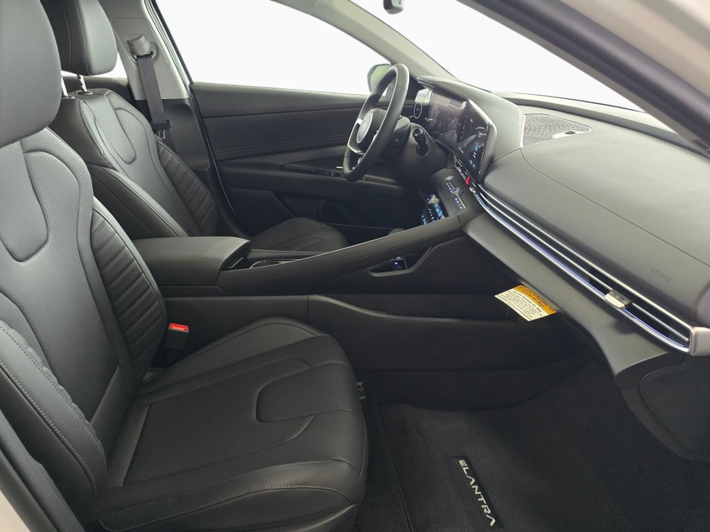 New 2026 Hyundai Elantra Limited FWD image 40