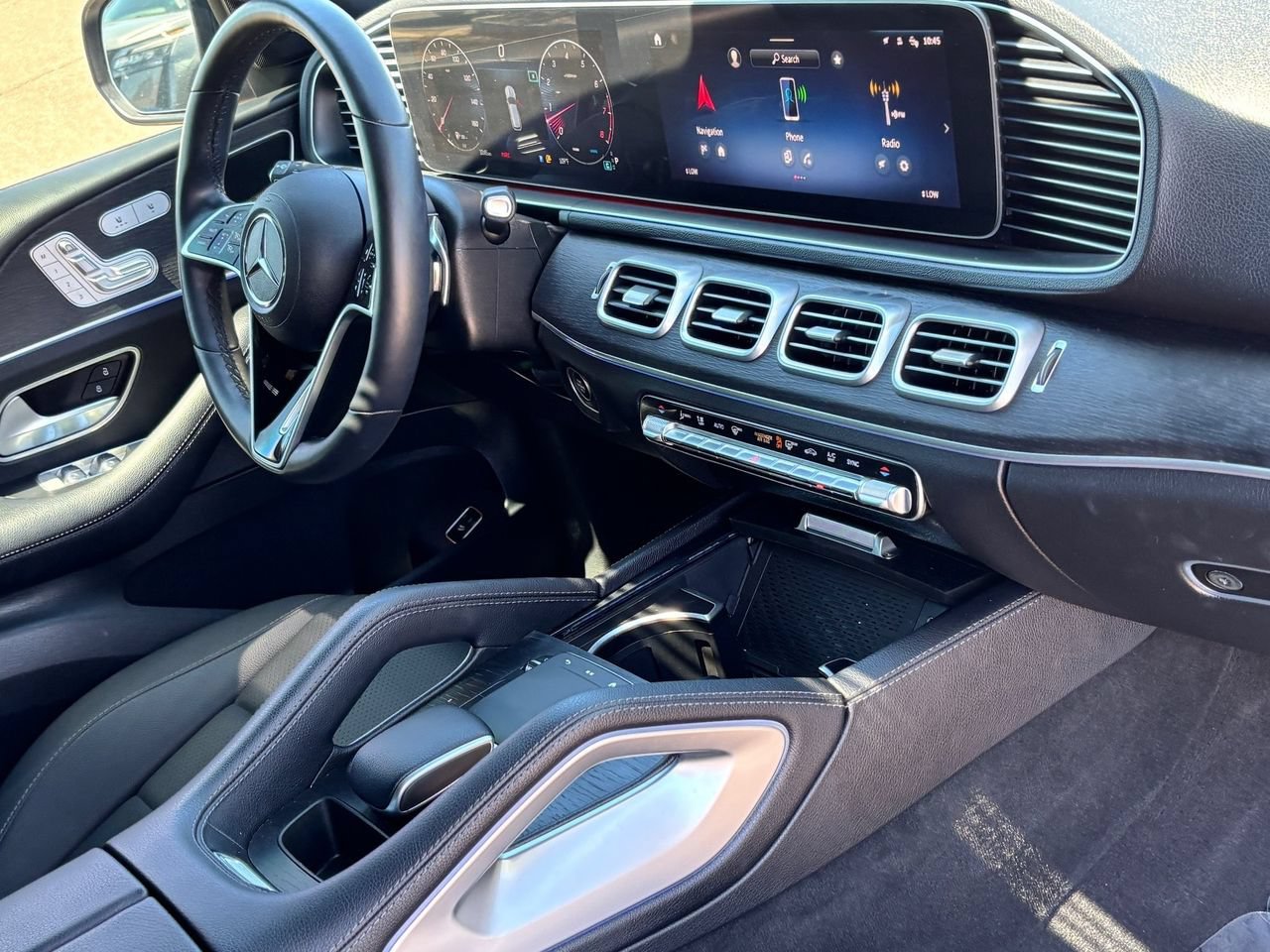 Used 2025 Mercedes-Benz GLE 350 4MATIC w/ AMG Line Exterior image 9