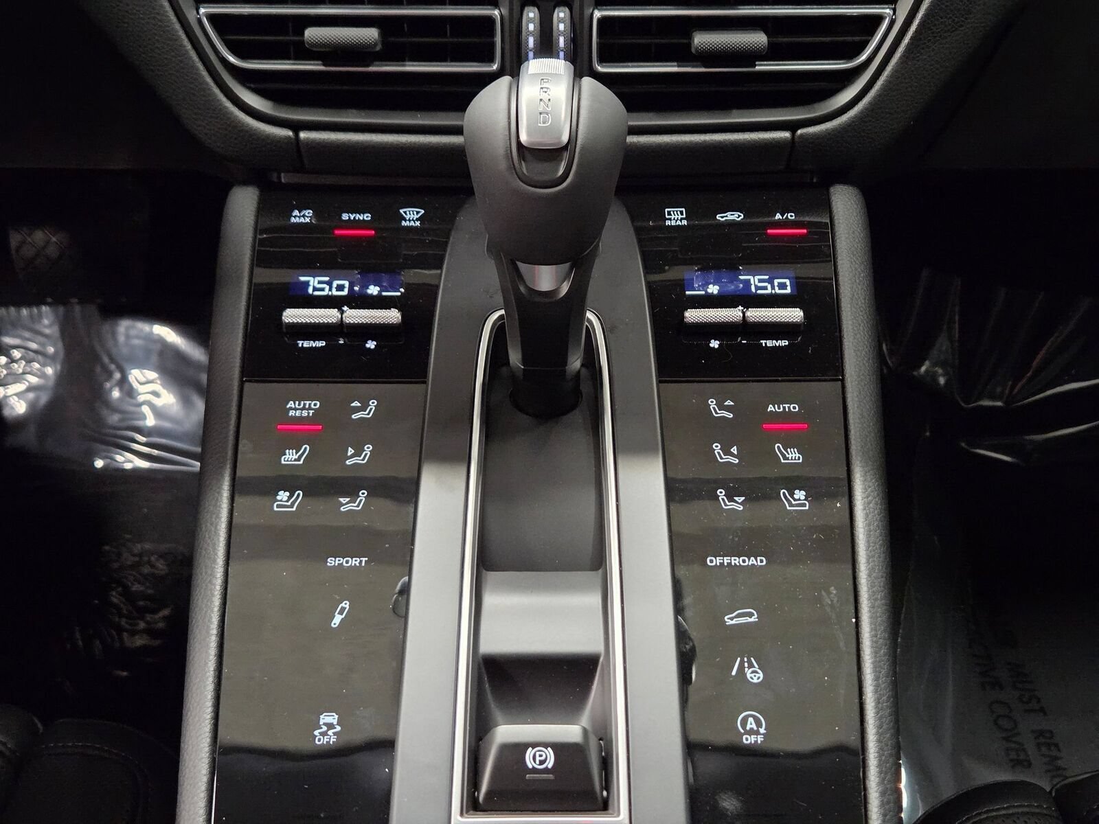 Certified 2026 Porsche Macan S AWD/4WD image 24