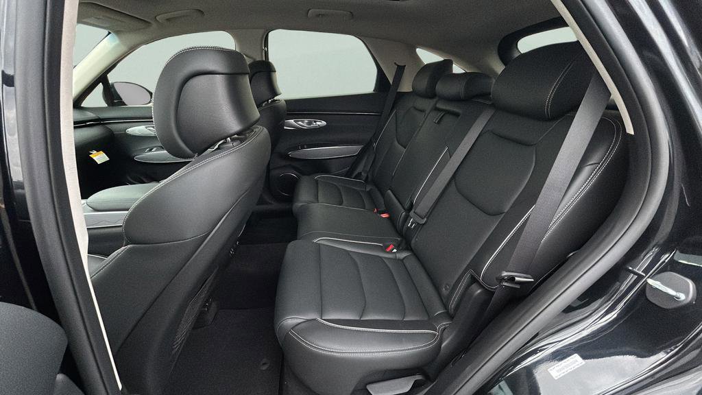 Used 2025 Genesis GV70 2.5T w/ Advanced Package AWD/4WD image 16