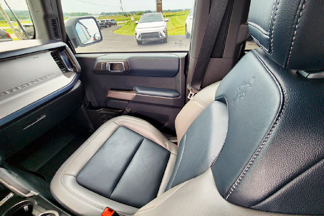 Used 2023 Ford Bronco Outer Banks AWD/4WD image 15