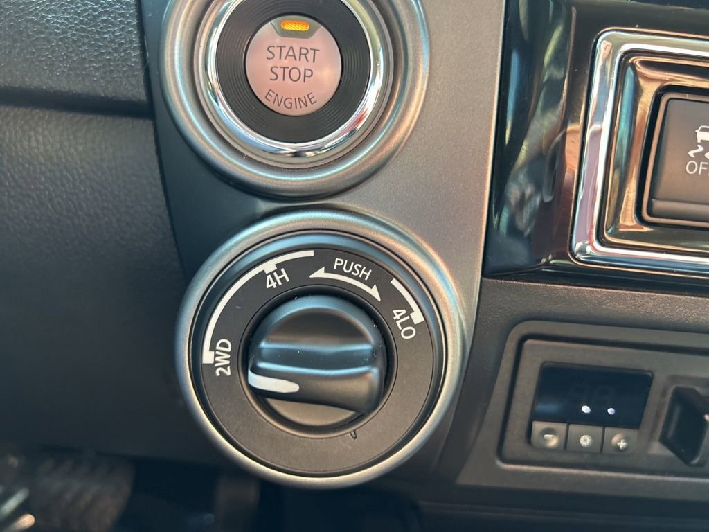 Used 2017 Nissan Titan Platinum Reserve image 23