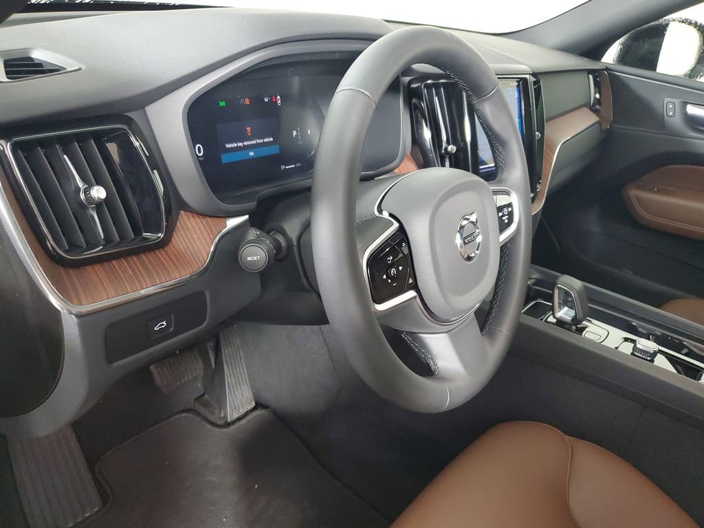 Certified 2025 Volvo XC60 B5 Plus image 26