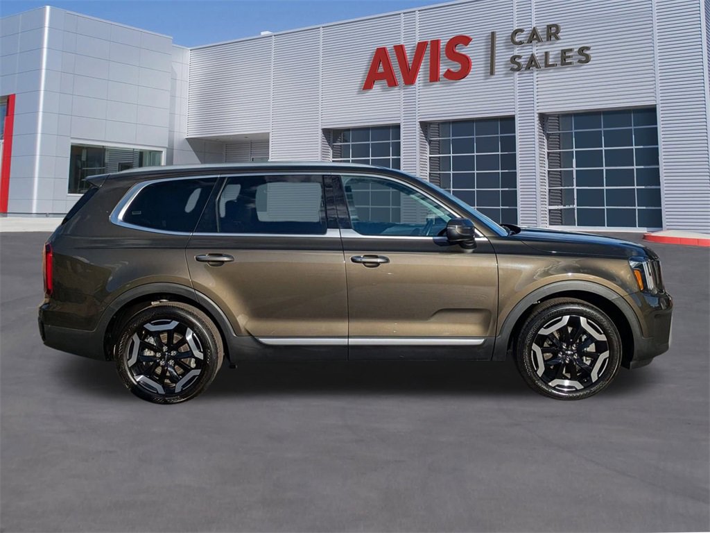 Used 2025 Kia Telluride S image 5