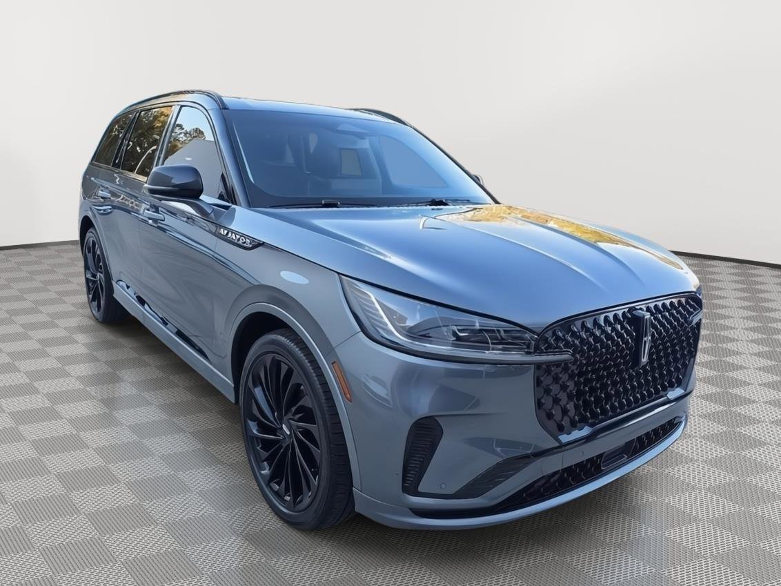Used 2025 Lincoln Aviator Reserve w/ Equipment Group 201A image 3