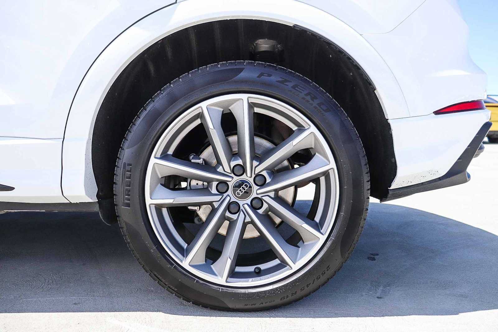 Used 2025 Audi Q3 2.0T Premium w/ Convenience Package AWD/4WD image 13